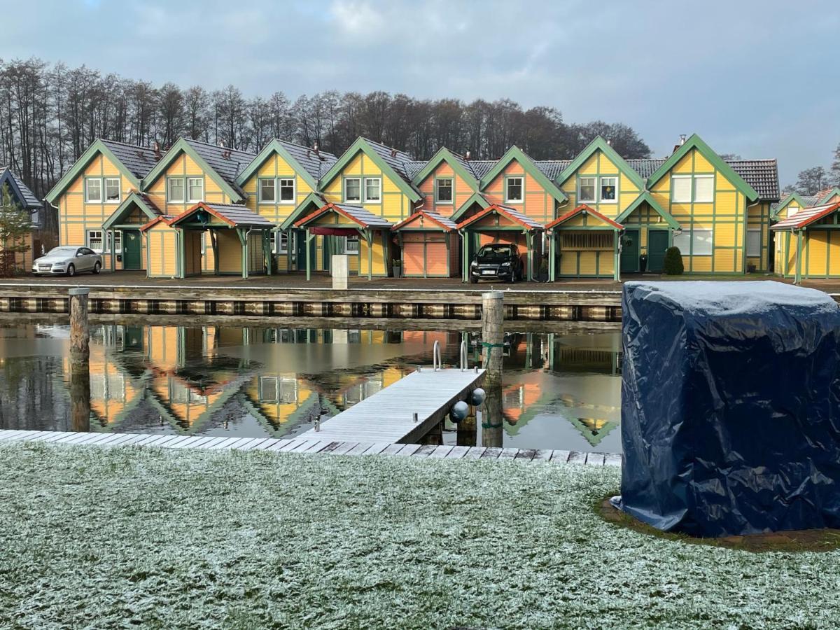 Ferienhaus Mit Bootssteg Am See In Райнсберг Экстерьер фото